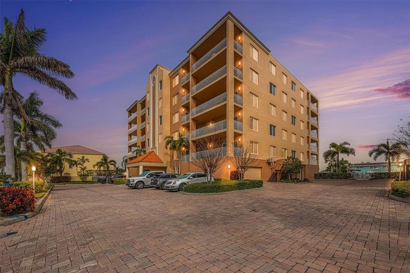 Picture of 11525 Gulf Boulevard Unit 401, Treasure Island FL 33706
