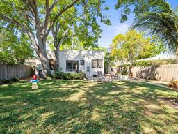 Picture of 208 S Bungalow Park Avenue, Tampa, FL 33609