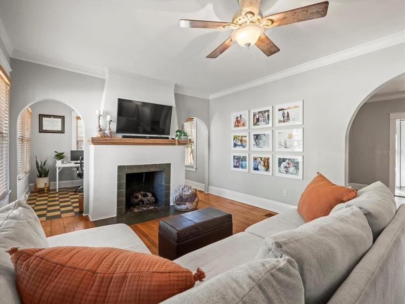 Picture of 208 S Bungalow Park Avenue, Tampa FL 33609