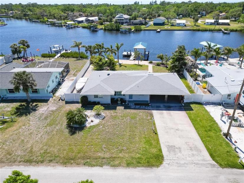 Picture of 810 Blue Heron Boulevard, Ruskin FL 33570