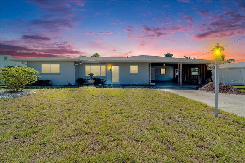 Picture of 810 Blue Heron Boulevard, Ruskin FL 33570