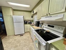 Picture of 111 Azalea Trail, Leesburg, FL 34748