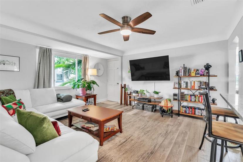 Picture of 2460 16Th Avenue N, St Petersburg FL 33713