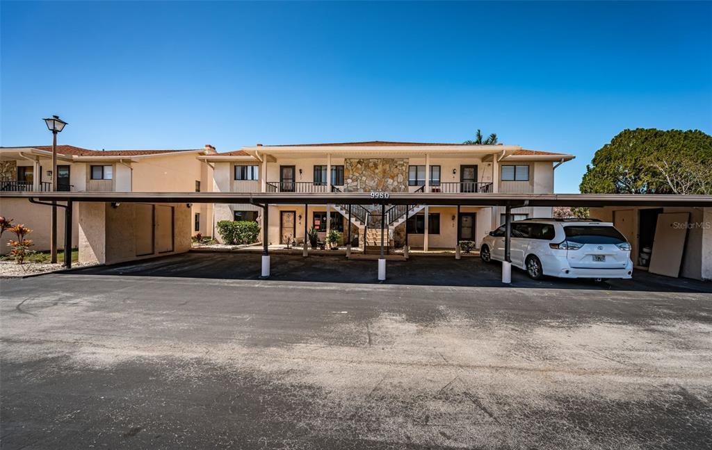 Picture of 9980 Eagles Point Circle Unit 1, Port Richey, FL 34668