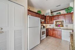 Picture of 1333 Shady Pine Way Unit B, Tarpon Springs, FL 34688