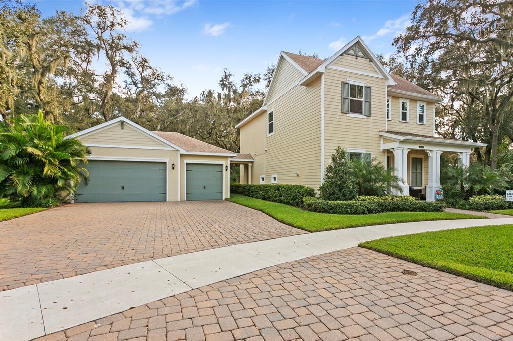 Picture of 13929 Lake Fishhawk Drive, Lithia, FL 33547