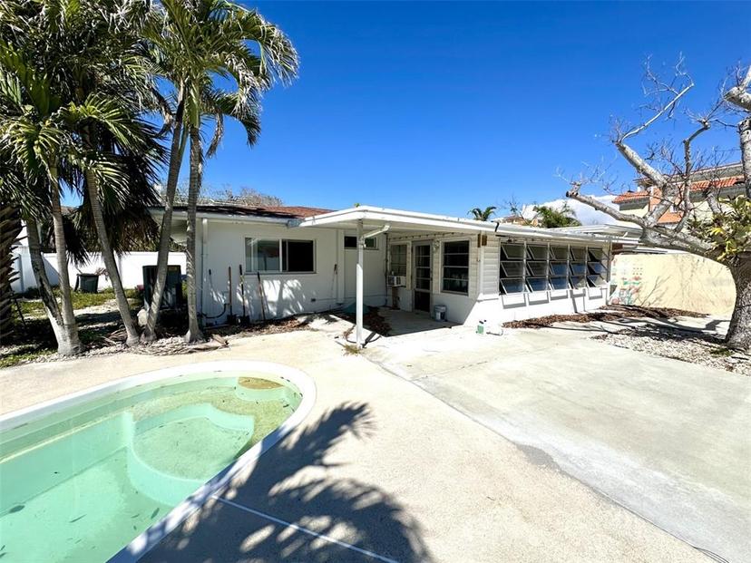 Picture of 121 175Th Avenue E, Redington Shores FL 33708
