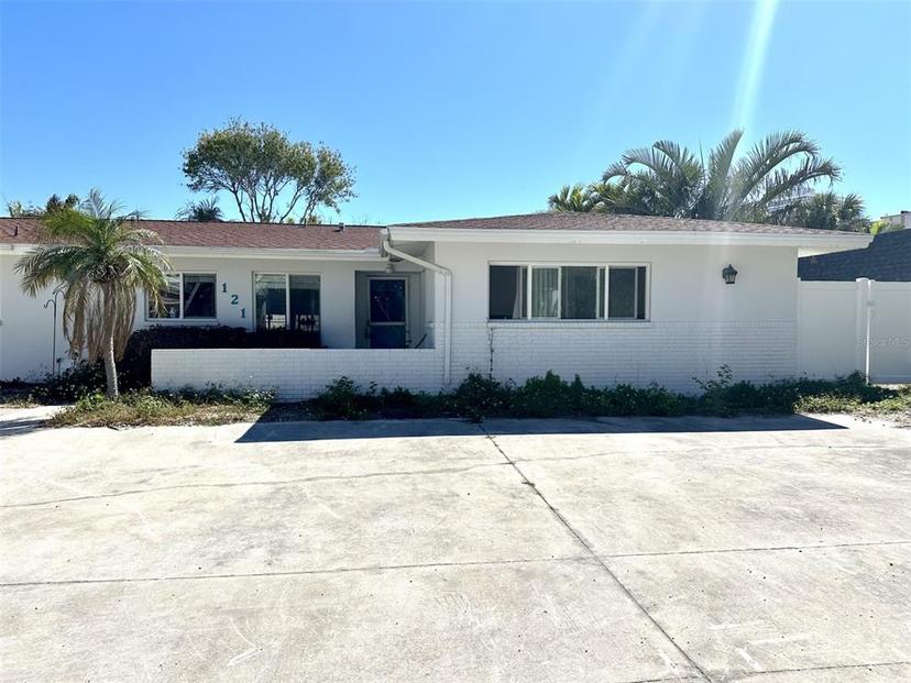Picture of 121 175Th Avenue E, Redington Shores FL 33708