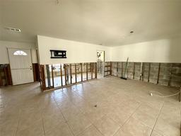 Picture of 121 175Th Avenue E, Redington Shores, FL 33708