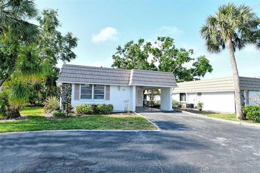 Picture of 2332 Canalbluff Place Unit 298, Sarasota FL 34231
