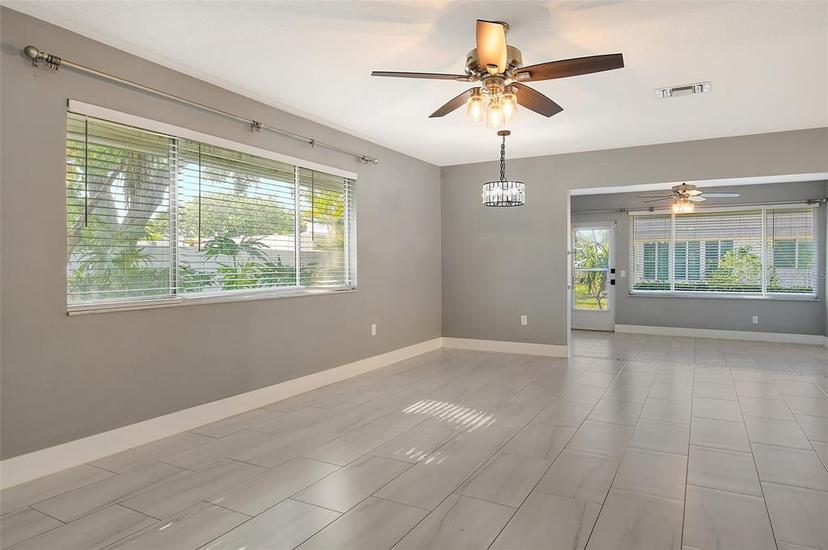 Picture of 2332 Canalbluff Place Unit 298, Sarasota FL 34231