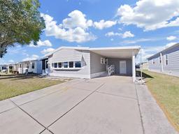 Picture of 4986 Foxwood Lake Dr, Lakeland, FL 33810