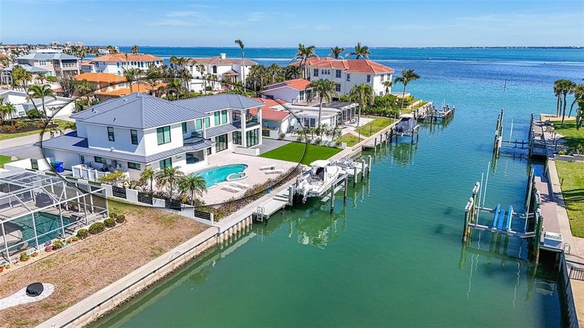 Picture of 560 Schooner Lane, Longboat Key FL 34228