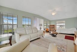 Picture of 110 E Saint Lucia Loop, Apollo Beach, FL 33572