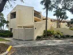 Picture of 7500 Sunshine Skyway Lane S Unit T6, St Petersburg, FL 33711