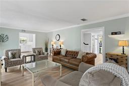 Picture of 4506 W Beachway Drive, Tampa, FL 33609