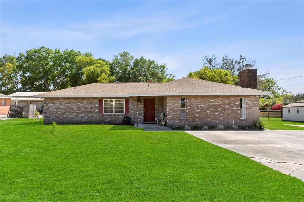 Picture of 2010 Overlook Drive, Winter Haven, FL 33884