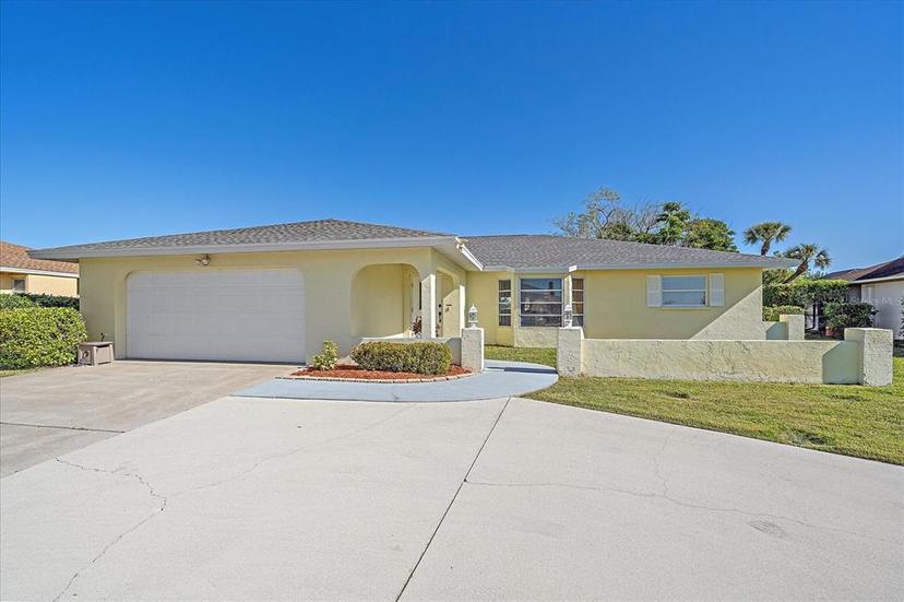 Picture of 1003 N Gondola Drive, Venice FL 34293