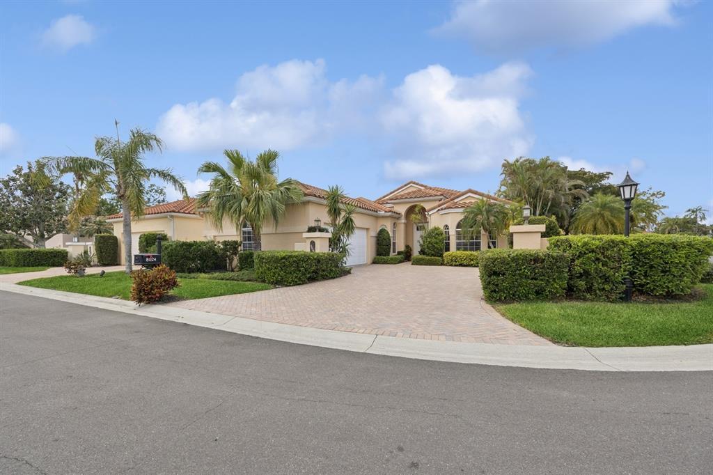 Picture of 8024 Via Fiore, Sarasota, FL 34238