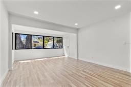 Picture of 711 19Th Avenue S, St Petersburg, FL 33705