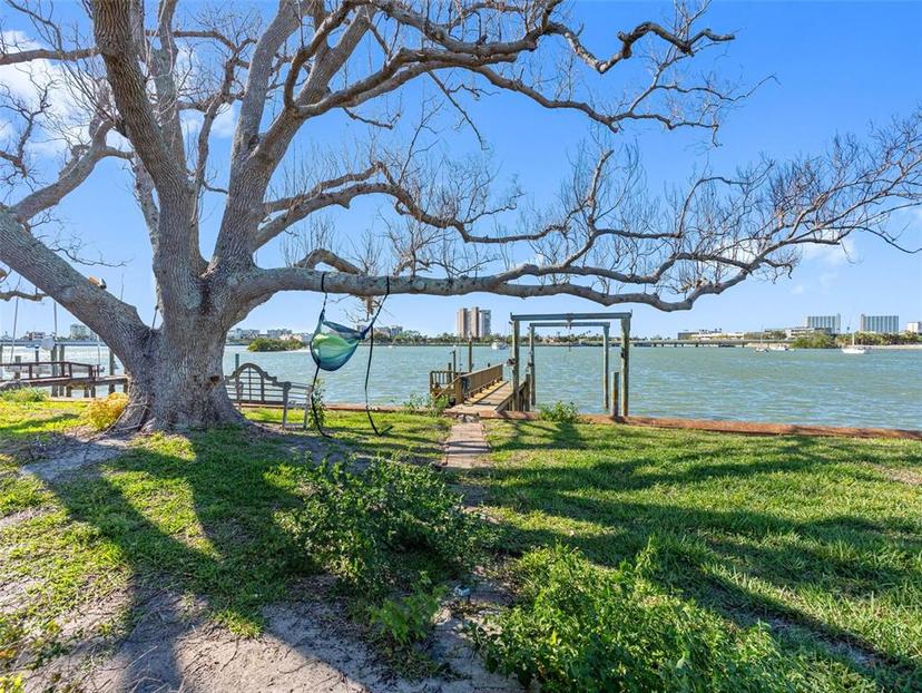 Picture of 7160 S Shore Drive S, South Pasadena FL 33707
