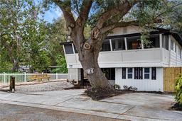 Picture of 4705 Hollingsworth Avenue, Sarasota, FL 34233