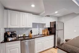 Picture of 4705 Hollingsworth Avenue, Sarasota, FL 34233