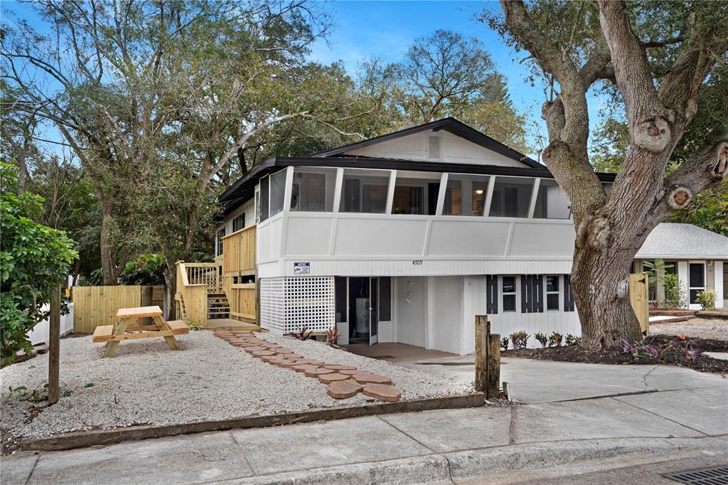 Picture of 4705 Hollingsworth Avenue, Sarasota, FL 34233