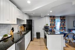 Picture of 4705 Hollingsworth Avenue, Sarasota, FL 34233