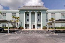 Picture of 1706 Belleair Forest Drive Unit 326, Belleair, FL 33756