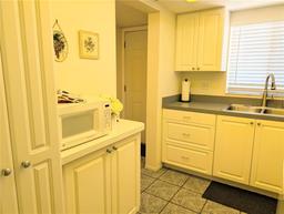 Picture of 3719 Lake Bayshore Drive Unit H-204, Bradenton, FL 34205