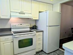 Picture of 3719 Lake Bayshore Drive Unit H-204, Bradenton, FL 34205