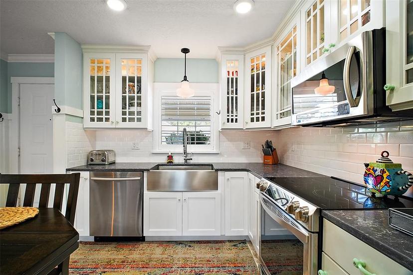 Picture of 110 N Tremain Street Unit 205, Mount Dora FL 32757