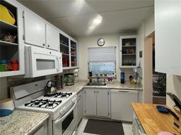 Picture of 200 El Camino Drive Unit 102, Winter Haven, FL 33884