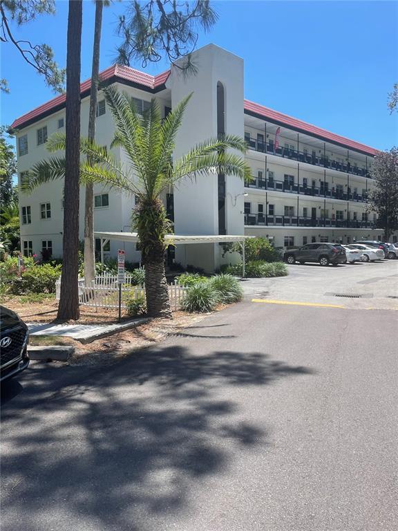 Picture of 200 El Camino Drive Unit 102, Winter Haven, FL 33884