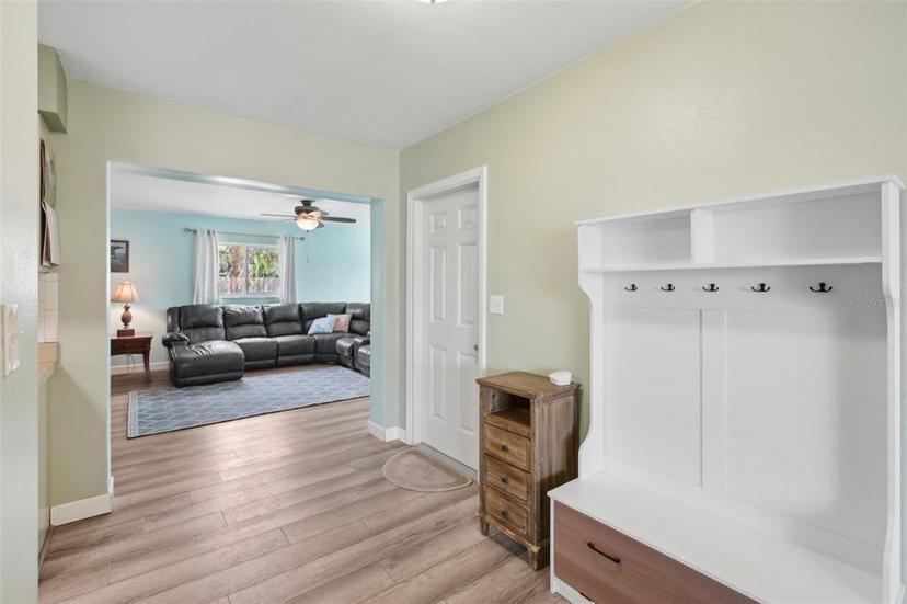 Picture of 1901 66Th Avenue N, St Petersburg FL 33702