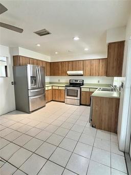Picture of 1527 E Elm Road, Lakeland, FL 33801