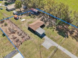 Picture of 231 Cr 482S, Lake Panasoffkee, FL 33538
