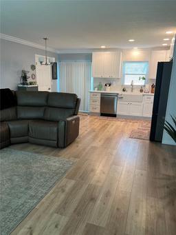 Picture of 6361 Elmhurst Dr, Pinellas Park, FL 33782