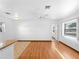Picture of 510 Airport Avenue E Unit 2D, Venice, FL 34285
