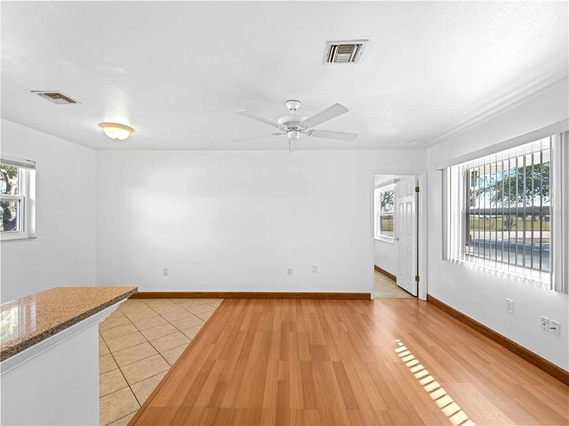 Picture of 510 Airport Avenue E Unit 2D, Venice FL 34285