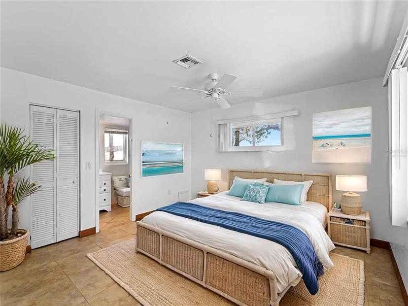 Picture of 510 Airport Avenue E Unit 2D, Venice FL 34285