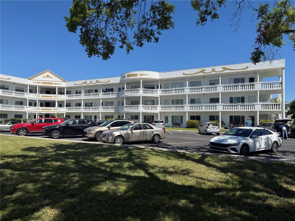 Picture of 2428 Columbia Drive Unit 72, Clearwater, FL 33763