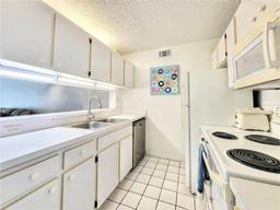 Picture of 3921 SW 34Th Street Unit 303, Gainesville, FL 32608