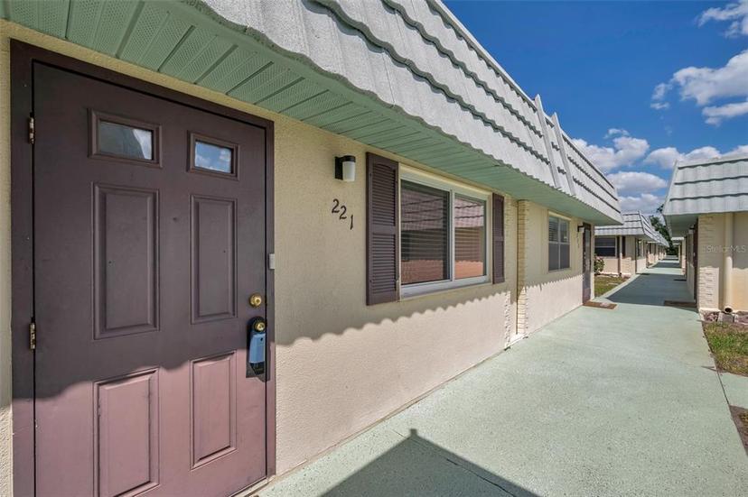 Picture of 1801 Bedford Terrace Unit 221, Sun City Center FL 33573
