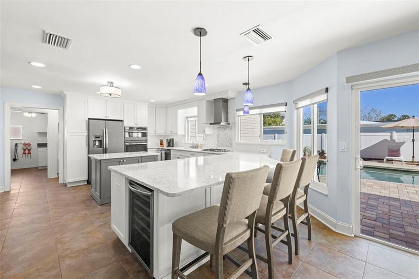 Picture of 4837 W Bay Court Avenue, Tampa FL 33611