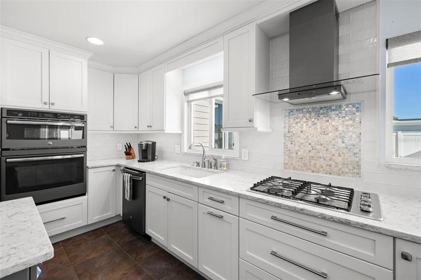 Picture of 4837 W Bay Court Avenue, Tampa FL 33611