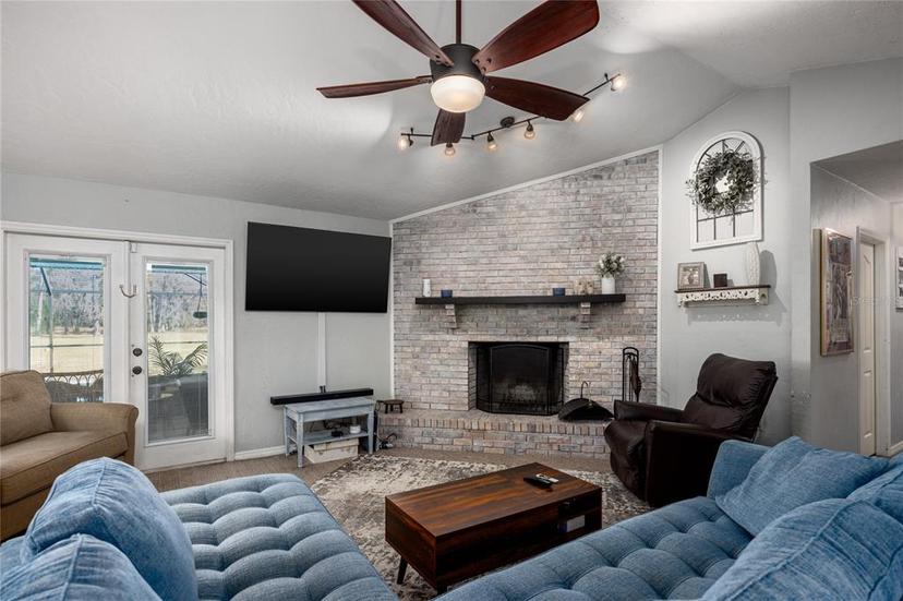 Picture of 3670 NW 20Th Avenue, Bell FL 32619