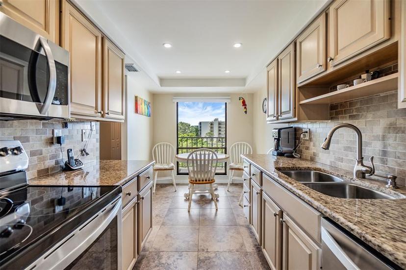 Picture of 2700 Cove Cay Drive Unit 5-G, Clearwater FL 33760