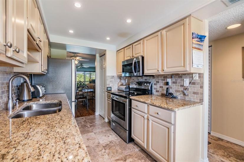 Picture of 2700 Cove Cay Drive Unit 5-G, Clearwater FL 33760